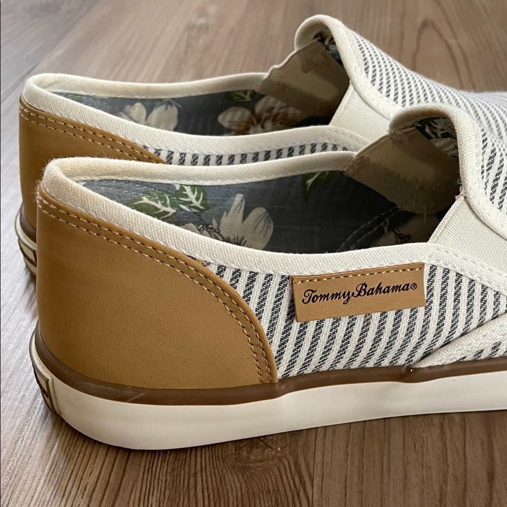 SOLD! 🎉 Tommy Bahama Striped Slip-On Sneakers 8.5 Blue & Tan